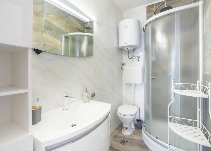 Amazing In With Kitchen * Split