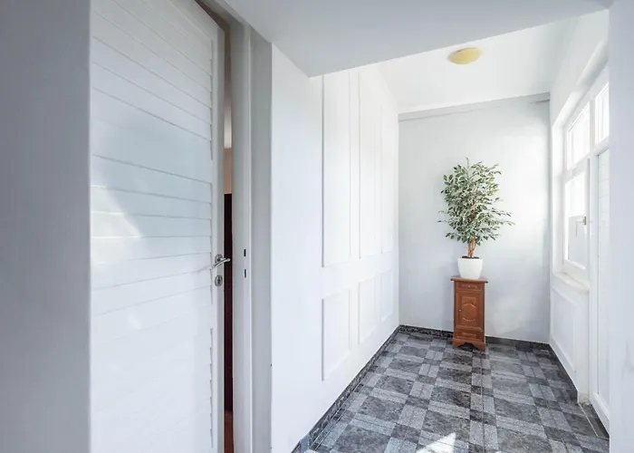 Amazing In With Kitchen