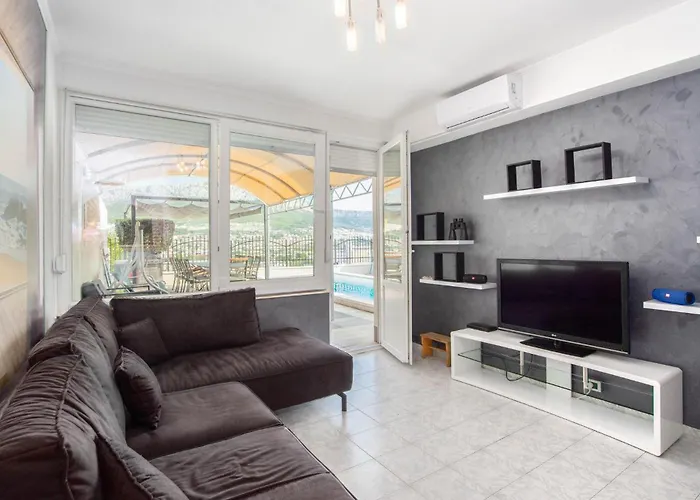 Apartment Amazing In With Kitchen